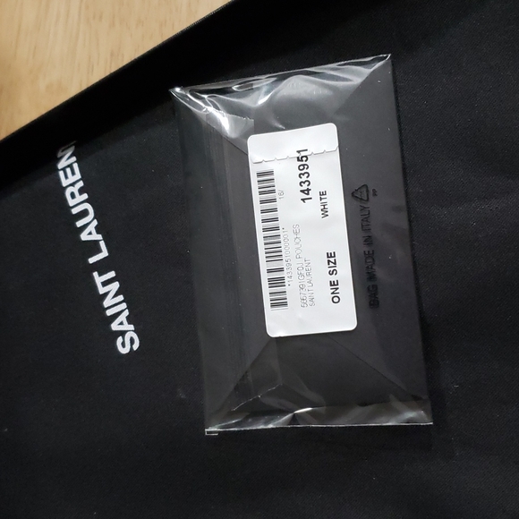 SOLD YSL envelope clutch - Picture 4 of 7